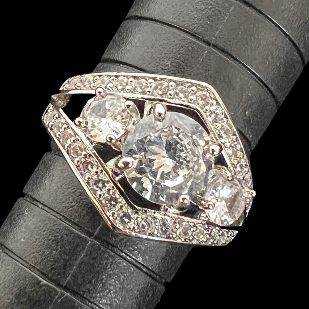 CZ and 925 Silver Tiara Style Band Ring Sz 7 NEW - Picture 7 of 9